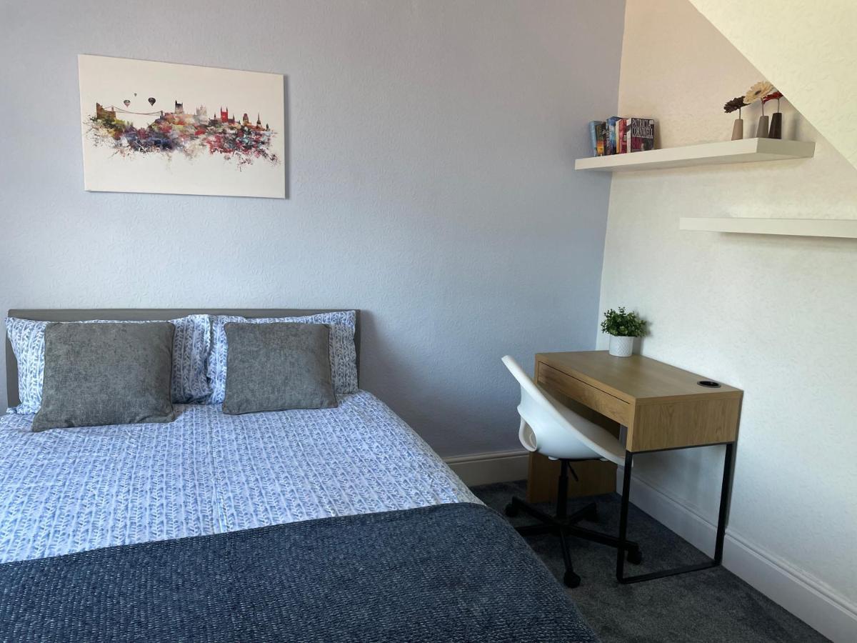 Maple Leaf Guest House Almondsbury Bagian luar foto