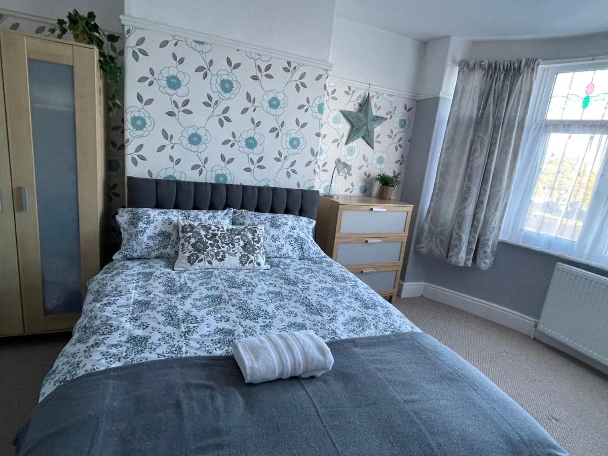 Maple Leaf Guest House Almondsbury Bagian luar foto