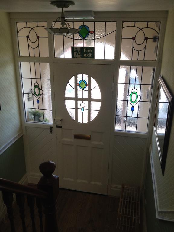 Maple Leaf Guest House Almondsbury Bagian luar foto