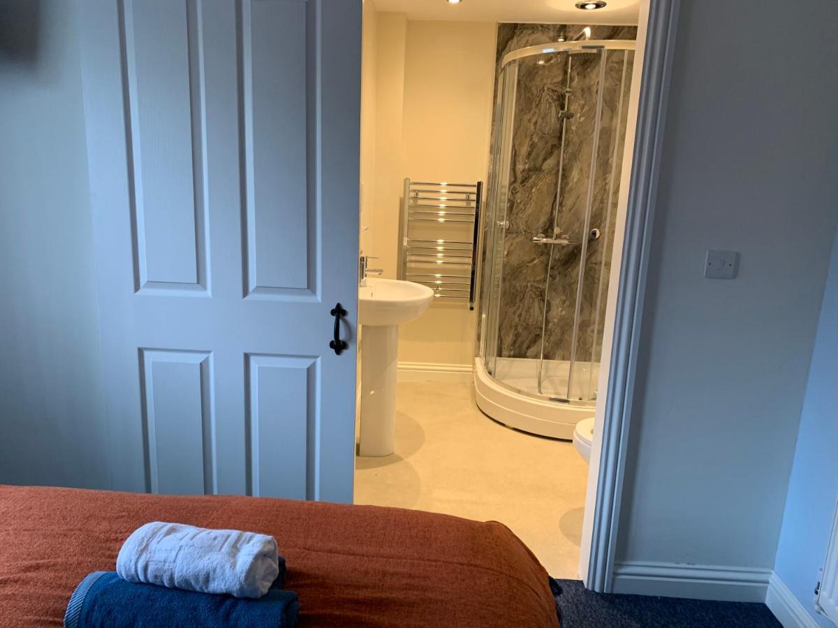 Maple Leaf Guest House Almondsbury Bagian luar foto